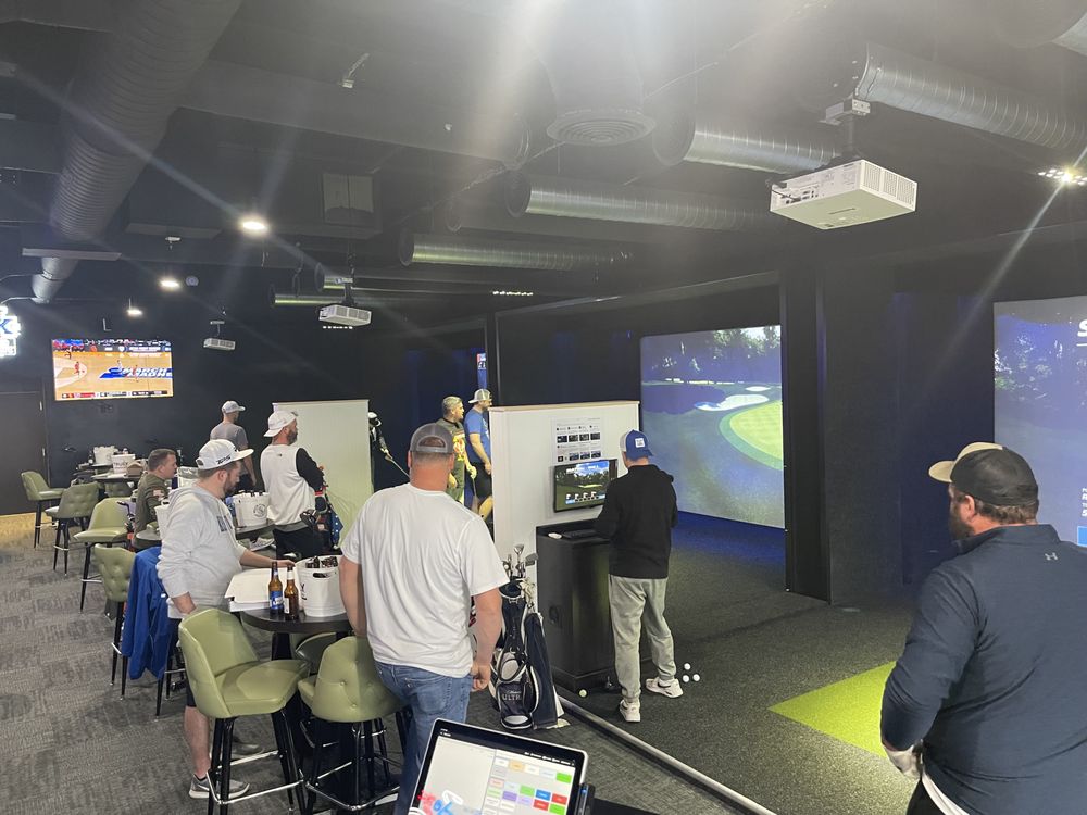 19th Hole Indoor Golf Bar